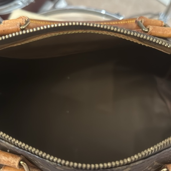 Authentic LV speedy 30 Bag or will trade if you have nice bag same value LV Bag - Picture 6 of 9